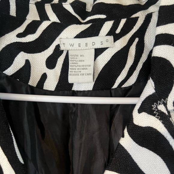 Tweeds Black and White Zebra Print Blazer - Picture 2 of 7